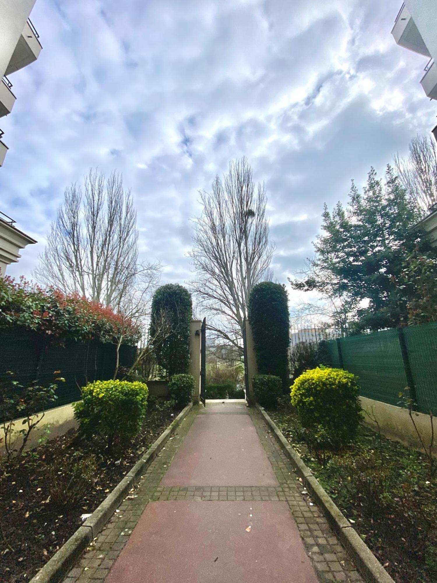 Cozy Riverfront Living, 5-Min Walk To Riverside Train Neuilly-Plaisance Exterior foto